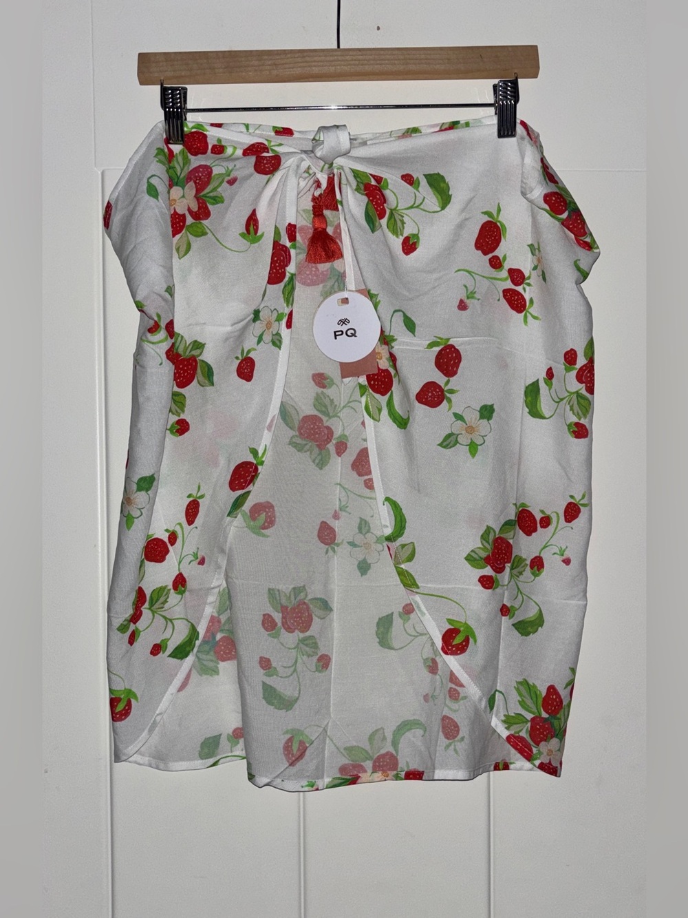 Pilyq Strawberry Fields Sarong Swim Cover Pareo Skirt Women OSFM Summer Beach